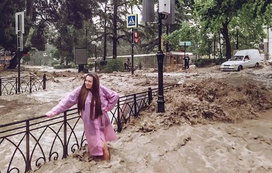 В Ялте объявлен режим чрезвычайной ситуации: месячная норма осадков выпала за шесть часов