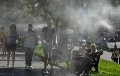 В Украине побиты первые температурные рекорды лета: в Киеве почти + 34°, а на Закарпатье - +40