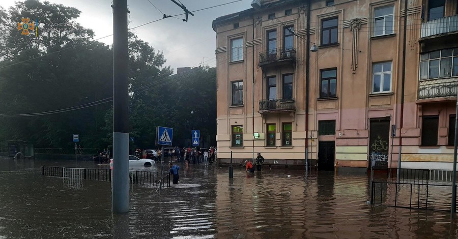 В Украине из-за непогоды опаздывают восемь поездов