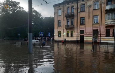 В Украине из-за непогоды опаздывают восемь поездов