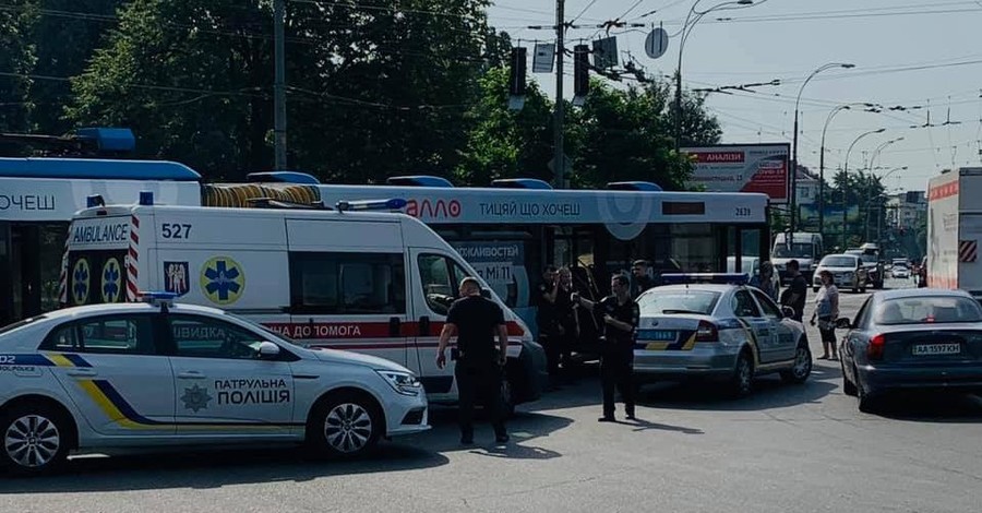 В Киеве за рулем умер водитель троллейбуса