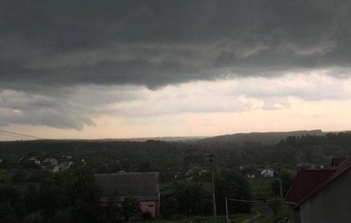 Потоп в Киеве: водой залило метро 