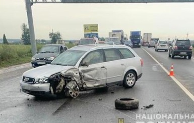 Тройное ДТП на трассе Киев-Чоп: погиб ребенок, еще двое - в больнице