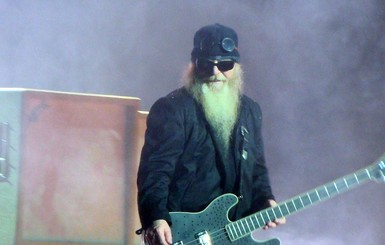 Бас-гитарист легендарной группы ZZ Top Дасти Хилл умер в своем доме