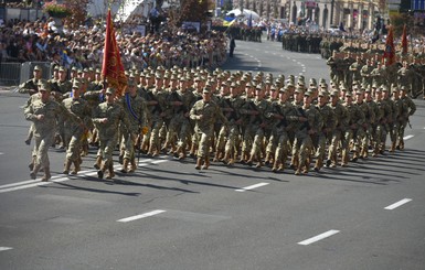 Почему Владимир Зеленский вернулся к военным парадам