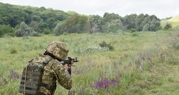 На Донбассе ранен украинский воин