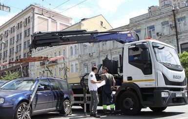 В КГГА заявили, что обыски в Инспекции по парковке заблокировали ее работу и привели к безнаказанности водителей  