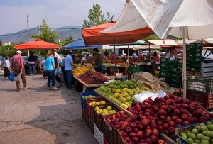 В Луганске появится два государственных рынка – вещевой и овощной 