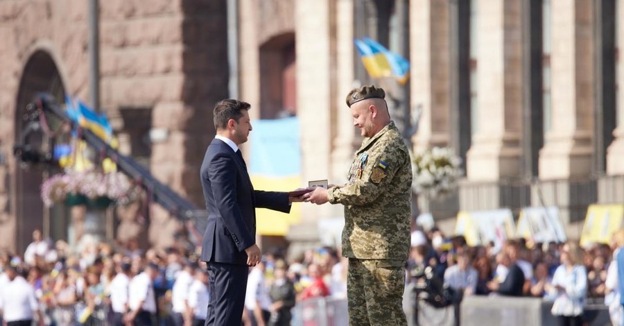 Награды с парада: кому дали Героя Украины, а кто стал Народным артистом