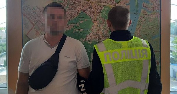 В Киеве задержали похитителя бюста с могилы на Байковом кладбище