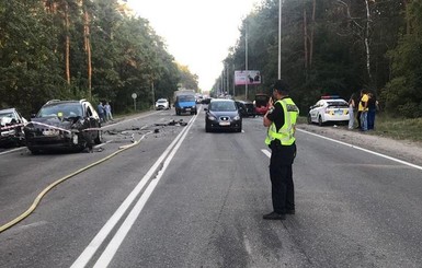 В Киеве столкнулись восемь машин, пять человек попали в больницы