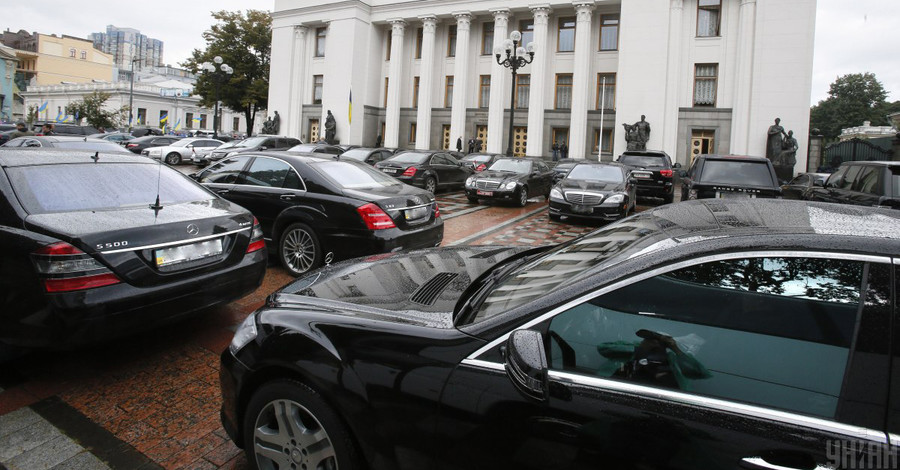 Не кинеш політику - повісимо в реєстр! Чого нам чекати від закону про олігархів