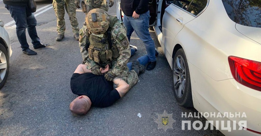 Резонансне вбивство в Дніпрі: спецназ серед білого дня витягнув підозрюваних з машини