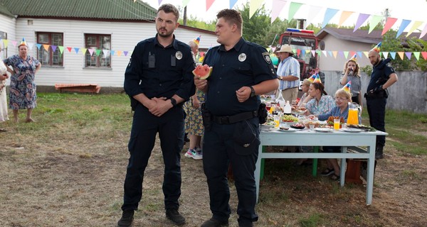 Кінопрем'єри тижня: українська поліція проти бурштинової мафії, «Веном 2» і розмови про секс для мілленіалів