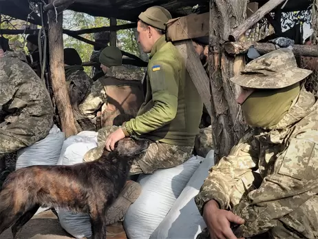 На Донбасі використовували безпілотники і заборонене озброєння, поранено військового