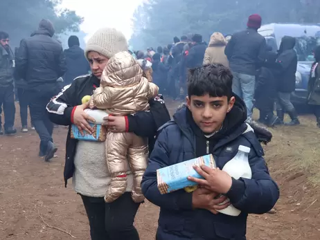 Польські ЗМІ повідомили про смерть підлітка у таборі мігрантів. У Білорусі це спростовують