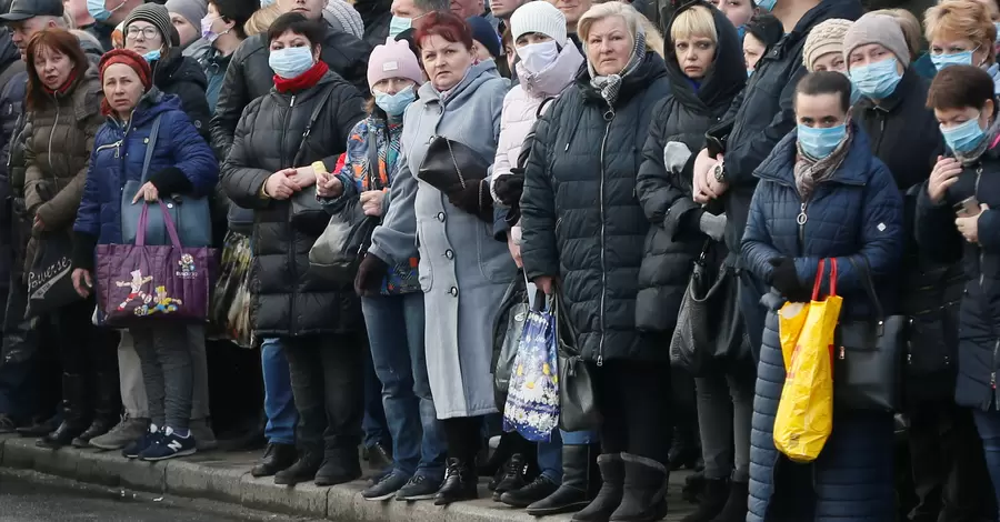 В Украине – резкий спад заболеваемости коронавирусом: 10 802 новых случаев за сутки