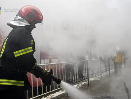 В центре Львова на ходу загорелся электровелосипед курьера службы доставки