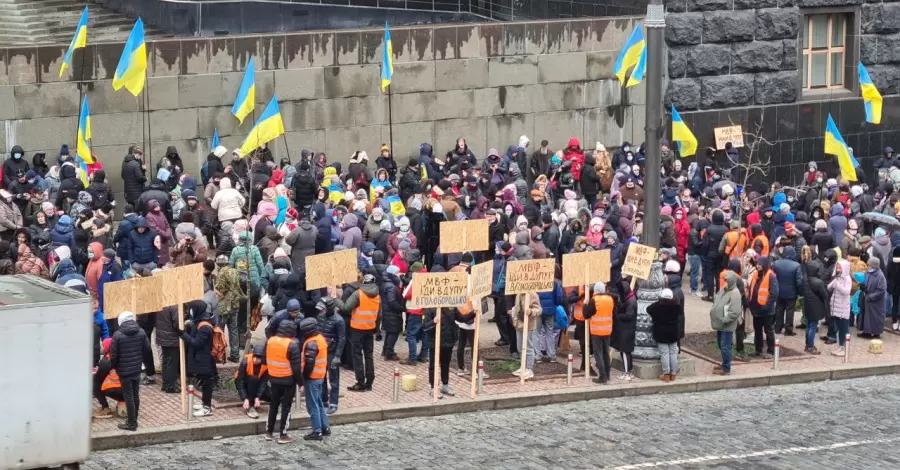 Кого хоронили возле Верховной Рады и при чем здесь Шмыгаль и Сорос?