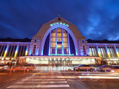 У Києві з центрального залізничного вокзалу евакуювали пасажирів через повідомлення про мінування