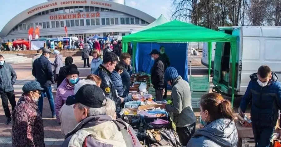 Мешканці Донецька: Подарунки родичі замовляють з Києва, поїздка в гості коштує шалених грошей