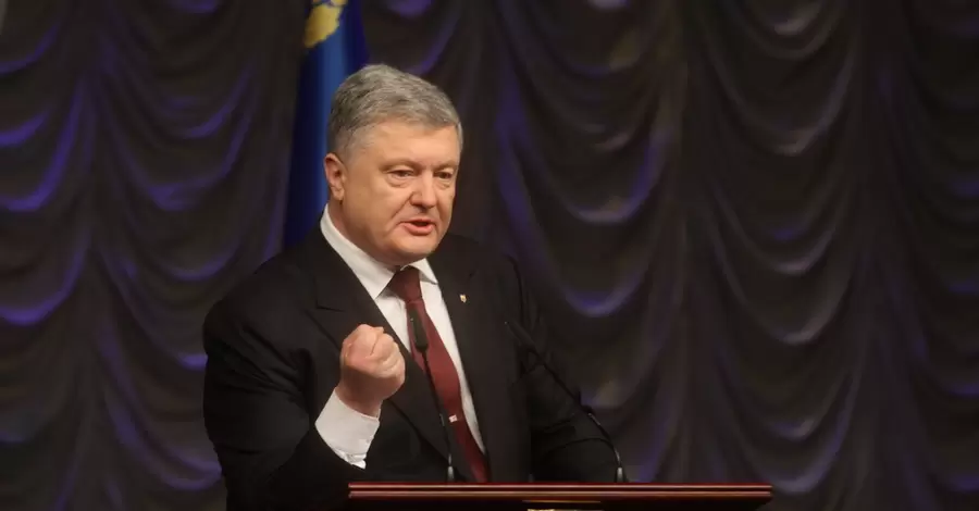 Порошенко ждут в суде через два часа после прилета в Украину