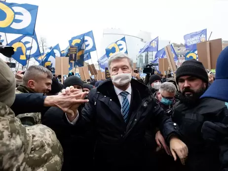 Повернення Порошенка: хоч і на коні, але з почуттям страху