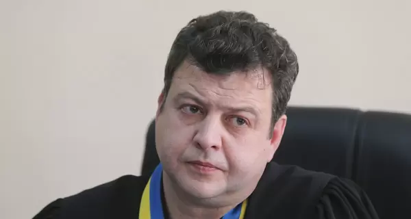 Судді, який виніс рішення щодо Порошенка, наступного дня знадобилася відпустка