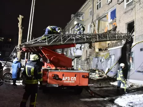 В Запорожье после взрыва обрушилась часть жилого дома. Есть погибший