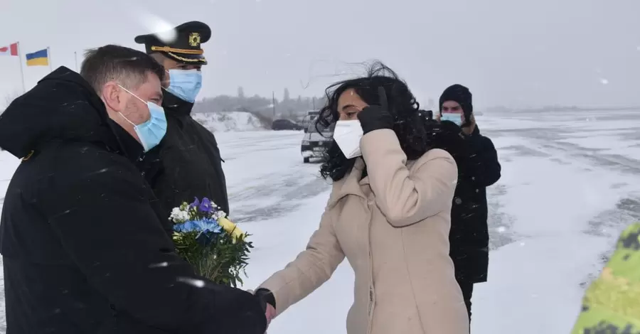 В Киев прибыла министр национальной обороны Канады 