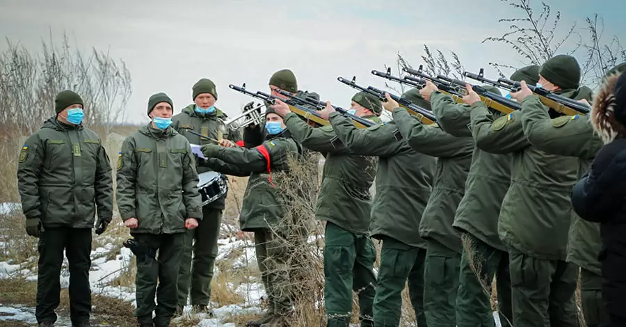 Указ про зміцнення обороноздатності України: Рєзніков пояснив, чим з 2024 року замінять призов до армії