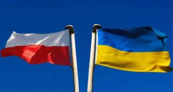 Влада Польщі схвалила передачу Україні військової техніки