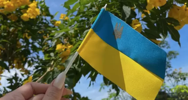 Зірки підтримали челендж Зеленського #UАразом: Потап і Горбунов показали однакові футболки, а Нікітюк розповіла про свій талісман