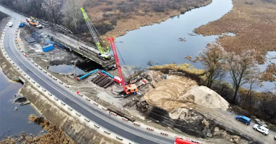 Укравтодор: ворог сіє паніку, а наша техніка готується до 