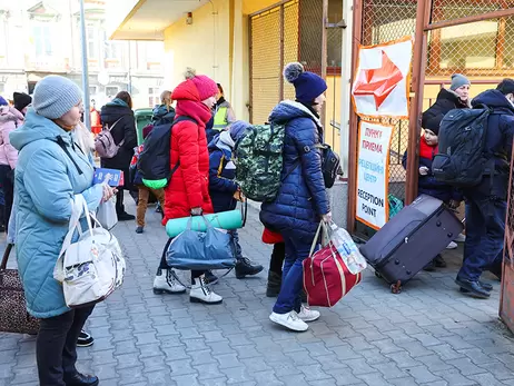 Закони про біженців у світі: Болгарія обіцяє допомогу 700 доларів, а Швейцарія вперше пустить без візи