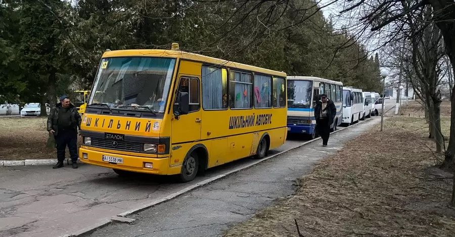 В неділю з Бородянки та Кічеєвого вдалося евакуювати понад 600 осіб