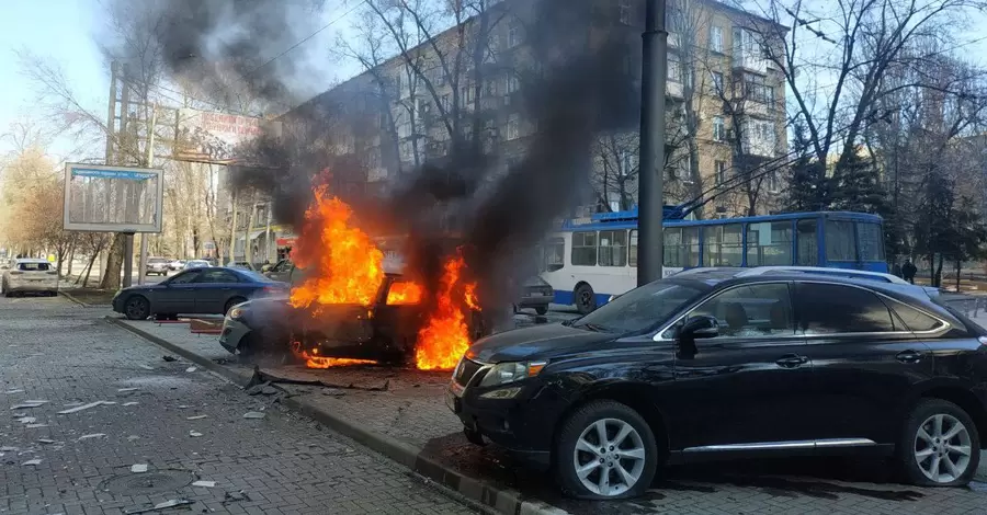 Над Донецком сбили ракету Точка-У, есть погибшие: в ВСУ заявили, что ракета - российская