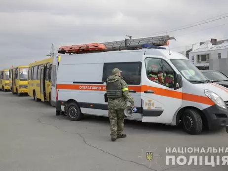 Эвакуация из Мариуполя: уже 2 тысячи машин смогли вырваться из города