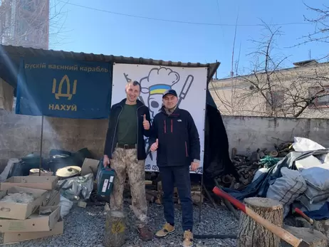 Водій-волонтер під обстрілами доставив 340 кг ліків від «Дарниці» у Запоріжжя