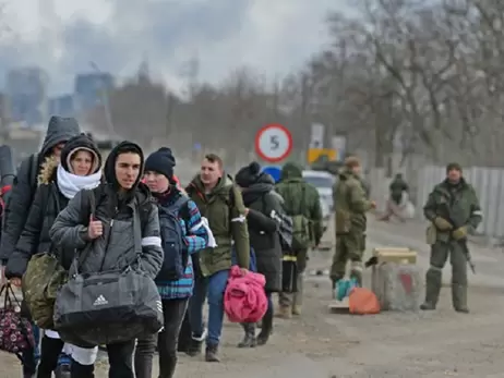 Колонна с 4 тысячами мариупольцев доезжает в Запорожье: люди несколько дней стояли в поле