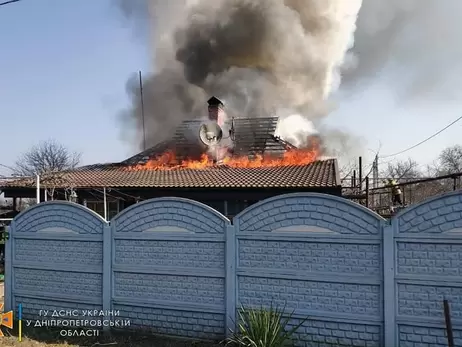 На Харківщині російський снаряд потрапив до приватного будинку, загинула родина з дитиною