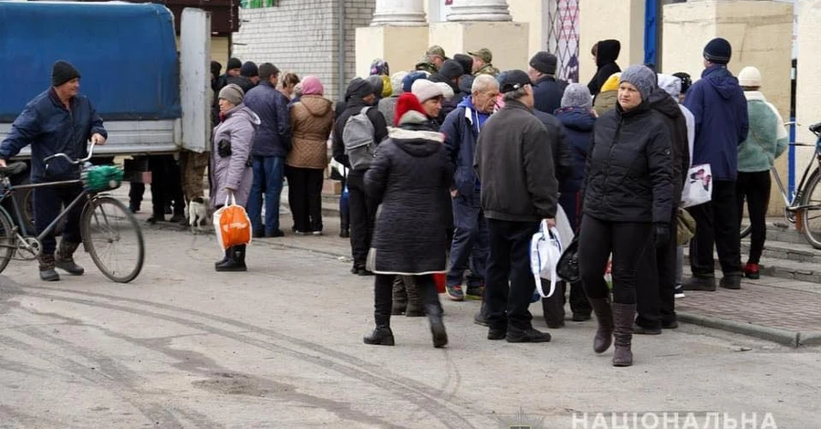 Офіс президента: 5 квітня заплановано 7 гуманітарних коридорів. З Маріуполя  можна виїхати тільки на власному транспорті