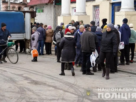 Офіс президента: 5 квітня заплановано 7 гуманітарних коридорів. З Маріуполя  можна виїхати тільки на власному транспорті