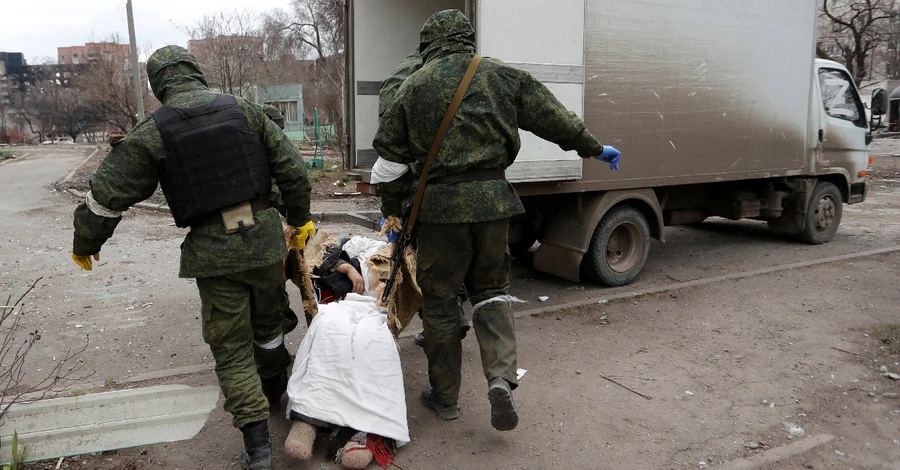 Солдати РФ хочуть зібрати в одному місці тіла вбитих маріупольців і представити їх як жертв ЗСУ