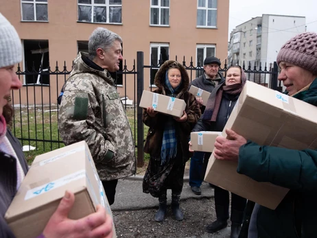 Луценко, Порошенко, Рудик: політики, яких дорікають за піар на війні