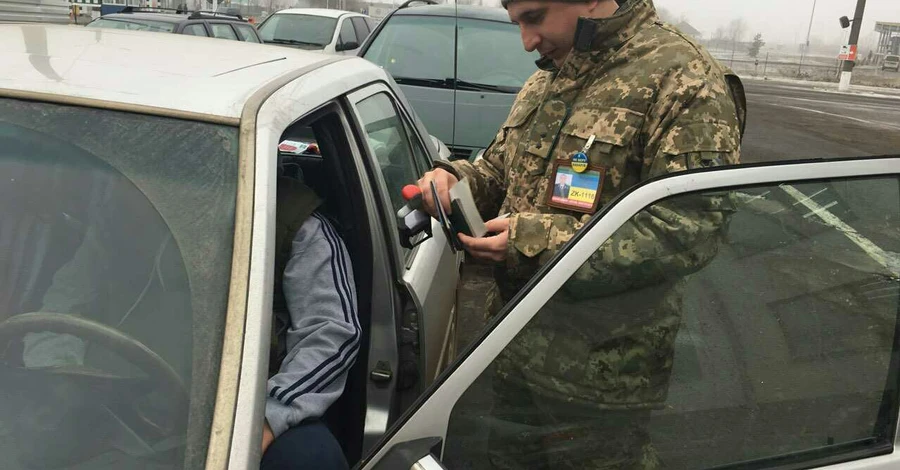 В СНБО заявили, что всех незаконно пересекших во время войны мужчин будут ловить при возвращении обратно 