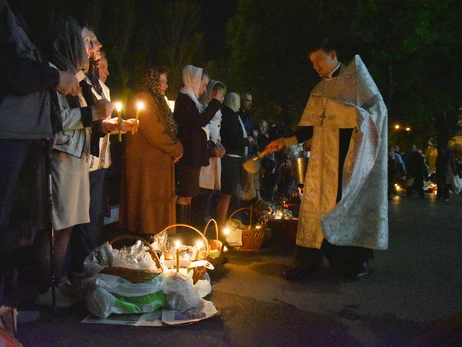 Воскресіння Христове: коли відкриті храми і чи можна молитися онлайн