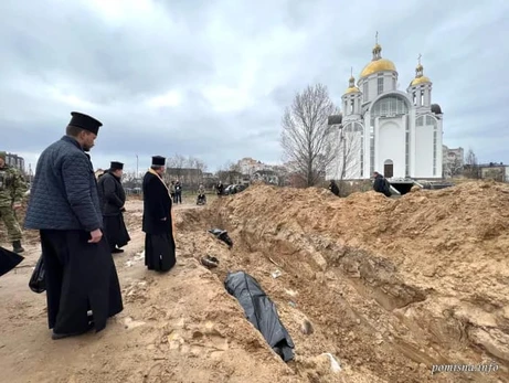 В Буче завершают эксгумацию тел: известно о 412 погибших