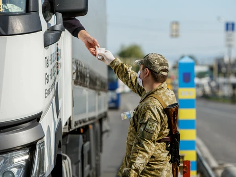 На пунктах пропуска на границе после праздников исчезли очереди 