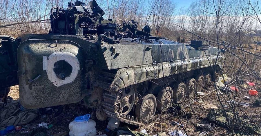 Украинские бойцы в зоне ООС отразили девять атак, уничтожив восемь танков и два самолета 